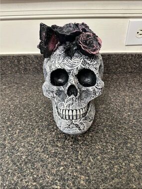 Halloween Moonlight Manor Resin Flower Butterfly Skull